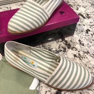 Liz Claiborne Regatta canvas flats